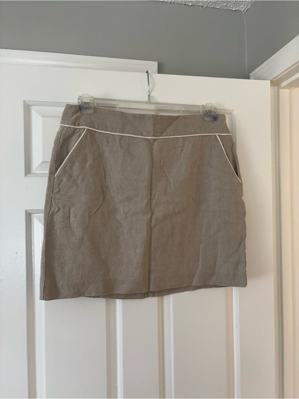 LOFT Cotton Skirt - Beige Mini Skirt with White Piping - Size 8 - 100% Cotton